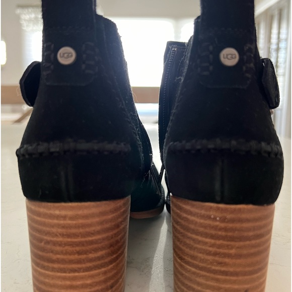 Ugg black suede booties size 8 - Picture 2 of 6